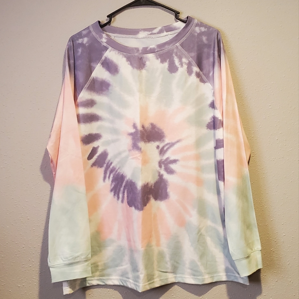Tie dye pullover